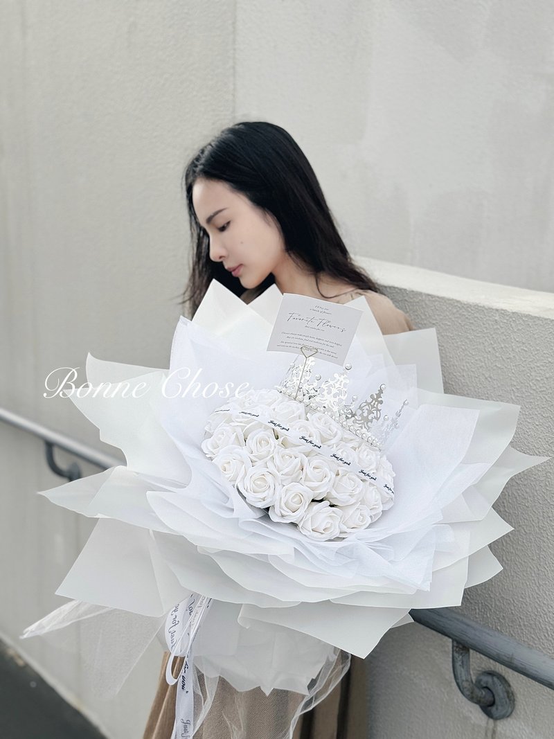 巨型33朵白玫瑰芭蕾花束/告白花束/求婚花束/生日花束/生日惊喜 - 干燥花/捧花 - 植物.花 白色