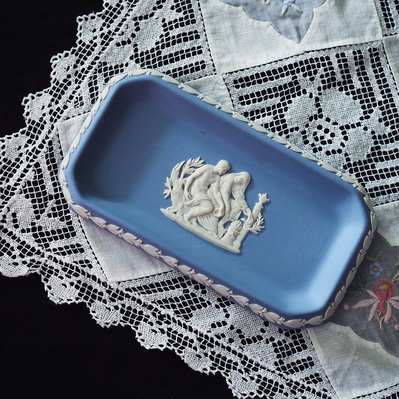 英国古董 Wedgwood 蓝色 浮雕 长方形碟 - 摆饰 - 陶 蓝色