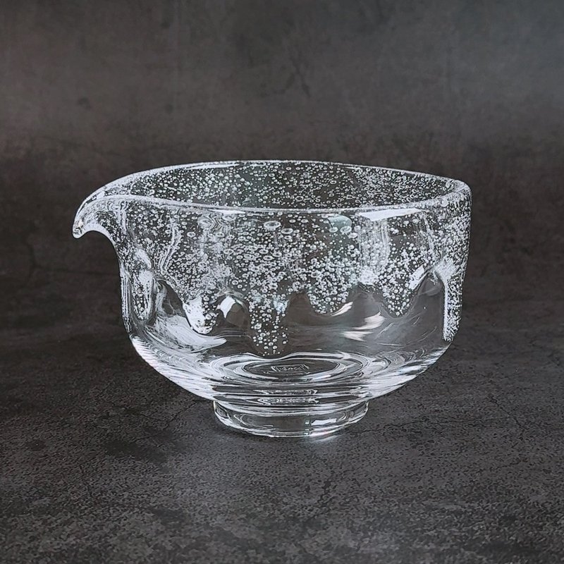 附倾倒口玻璃抹茶碗 抹茶碗・施釉气泡纹 可用热水・附礼盒 - 碗 - 玻璃 透明