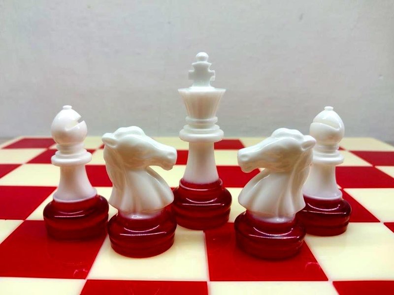定制化树脂西洋棋套装附棋盘 |特大号尺寸 2.75 英寸(7 厘米)|环氧树脂 - 桌游/玩具 - 树脂 红色