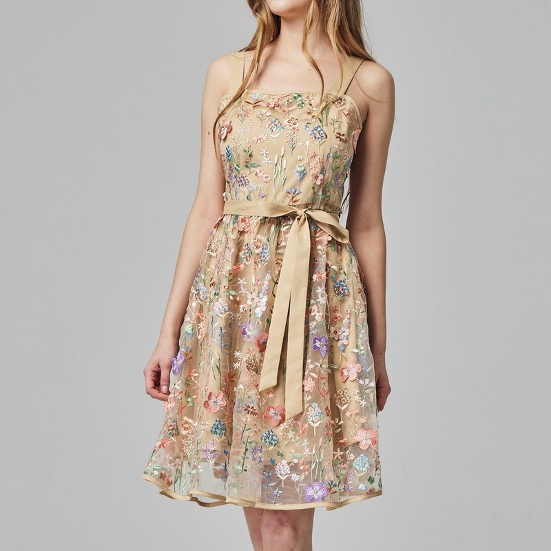 繁花似锦典雅短洋装   杏 - 洋装/连衣裙 - 聚酯纤维 多色