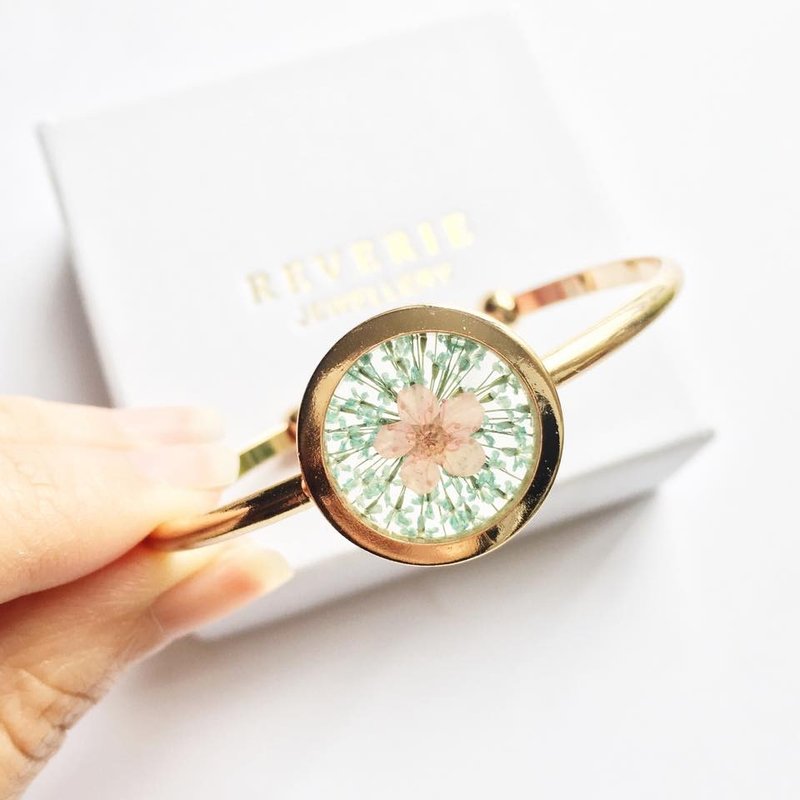 Golden Frame Bangle (透明押花手镯) - 手链/手环 - 其他金属 粉红色