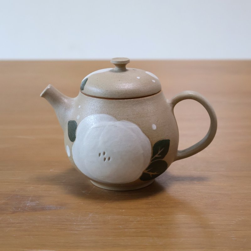 山茶花 手工陶茶壶 - 茶具/茶杯 - 陶 卡其色
