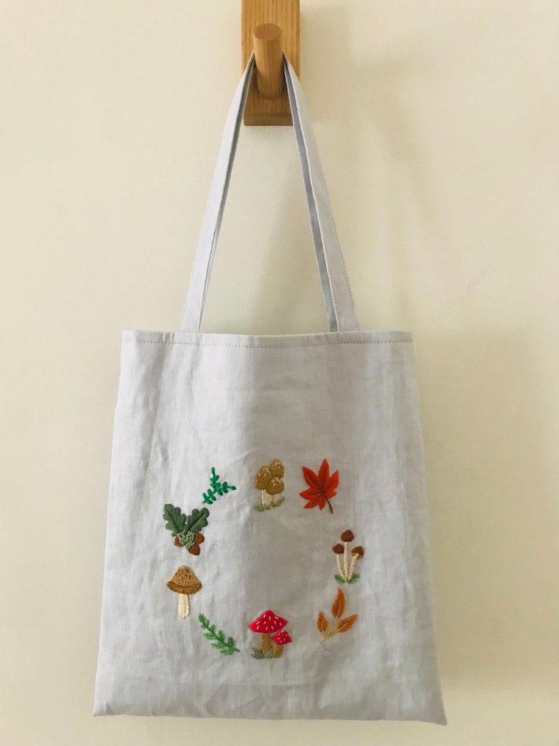 手工刺绣 秋日里的刺绣 森林小提袋 水蓝灰色亚麻 - 手提包/手提袋 - 棉.麻 灰色