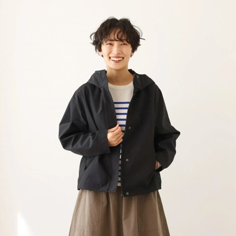 兼具功能性和时尚感的活跃短夹克 户外夹克黑240914-4 - 女装休闲/机能外套 - 棉.麻