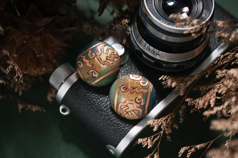 【老饰品/西洋老件】手绘木质圆形夹式老耳环夹式耳环 - 耳环/耳夹 - 其他金属 蓝色