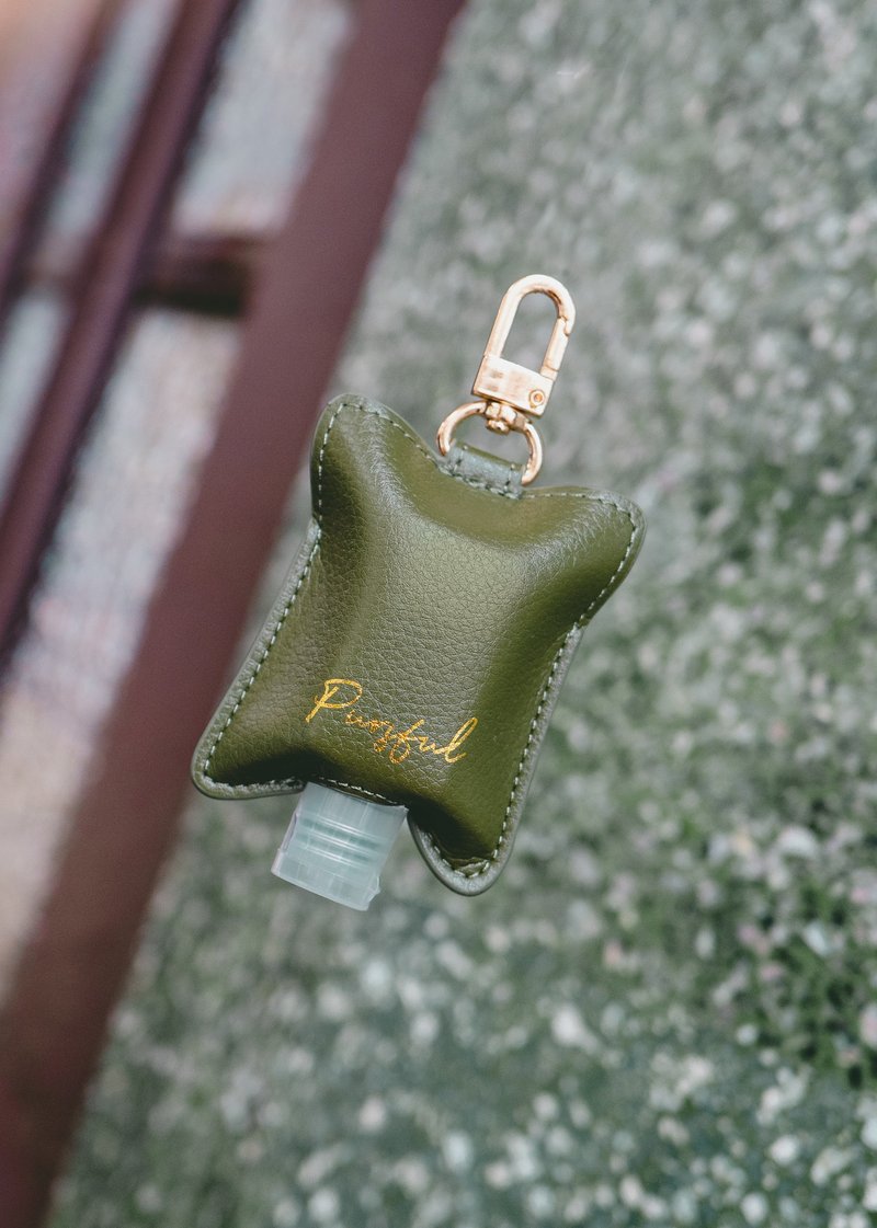 【中性】酒精搓手液套 吊饰 钥匙扣 - 橄榄绿 - 吊饰 - 人造皮革 绿色