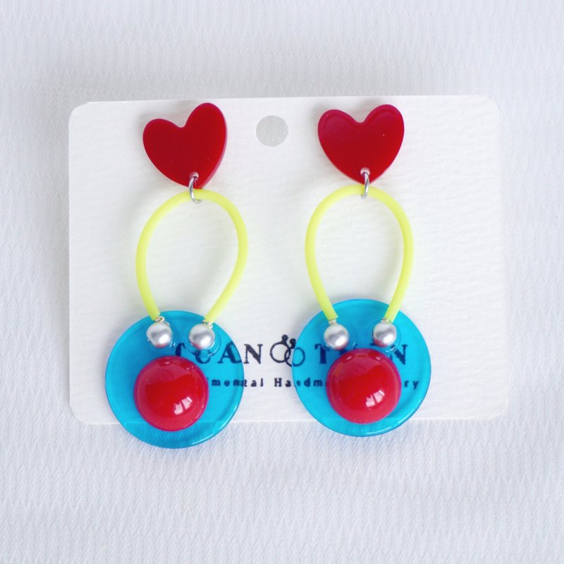 缤纷多色爱心可爱少女风长耳环 - 耳环/耳夹 - 压克力 多色