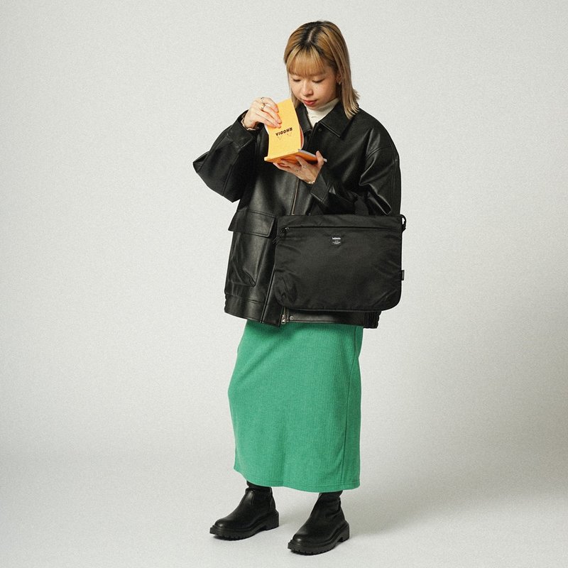 TOOLI系列 | 14寸笔电斜背手提包 MIRA(乌黑色) MacBook Pro 适用 - 电脑包 - 聚酯纤维 黑色