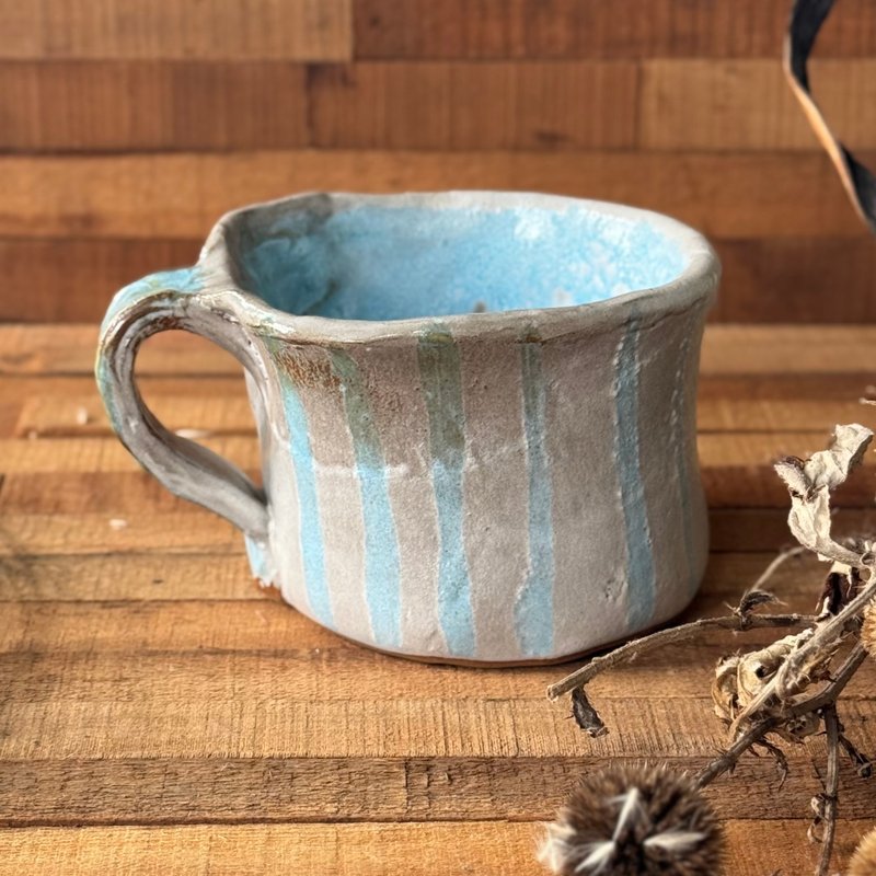 50058-独特手作厚实马克杯 Unique hand built mug - 盘子/餐盘/盘架 - 陶