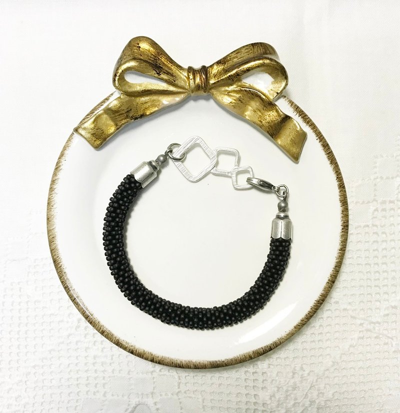 CandiiJewelry_Cool Matte Black Crochet Bracelet - 手链/手环 - 其他材质 黑色
