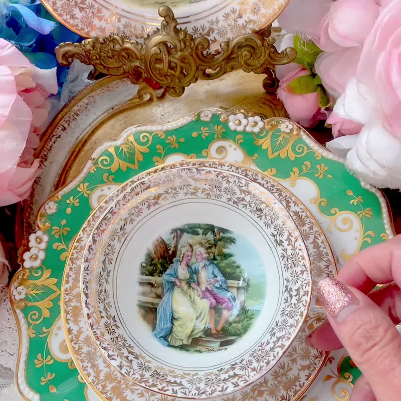 1950年 英国制古董手绘22K金谈情说爱花茶杯三件组 库存品 - 茶具/茶杯 - 瓷 多色