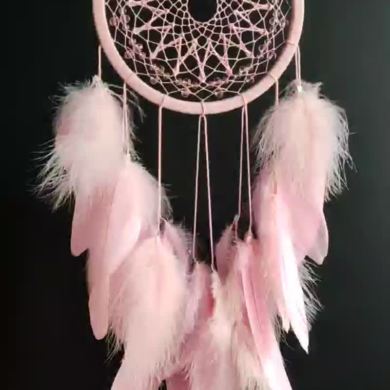 Blush pink dream catcher wall hanging for girl, gift for niece, บลัชดักฝันสีชมพู - 墙贴/壁贴 - 绣线 粉红色
