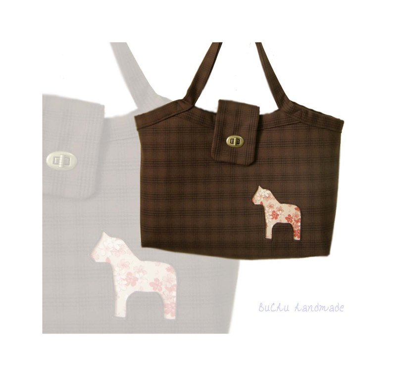 小木马托特包-樱花下的绅士(手工限量) - 侧背包/斜挎包 - 其他材质 