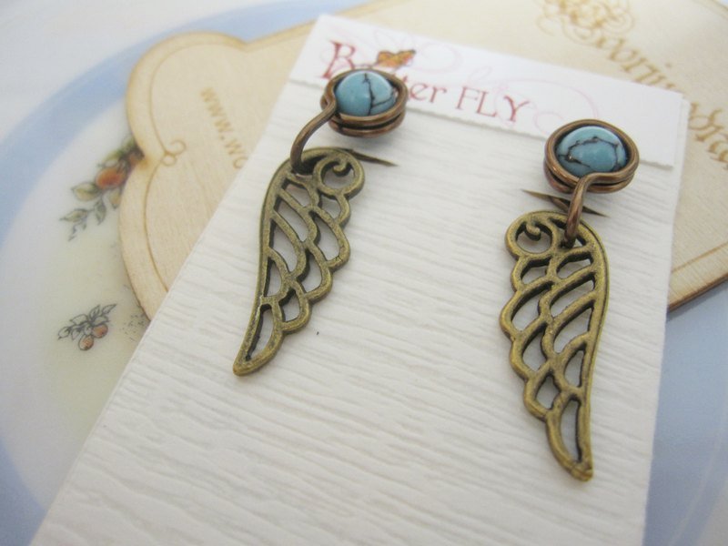 Butter FLY_“手做饰品设计 复古青铜配件 夹式耳环订做(羽毛与相机) - 耳环/耳夹 - 其他金属 
