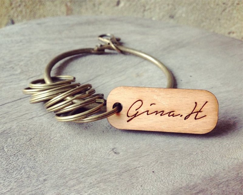 【情侣组合优惠】定制化姓名十扣守门人钥匙圈一对组合 - 钥匙链/钥匙包 - 木头 