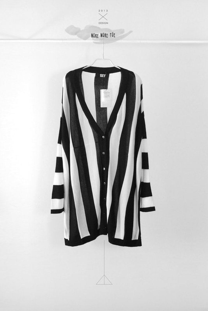 │0084│黑白大方条纹长版防晒外套／最后一件 - 女装休闲/机能外套 - 其他材质 黑色