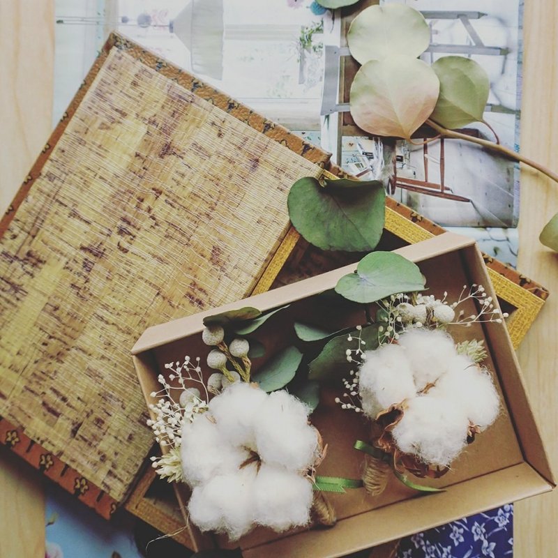 ▫One 花筒▫ Pure heart  手工制 婚礼干燥花胸花2入 - 胸针 - 植物．花 白色