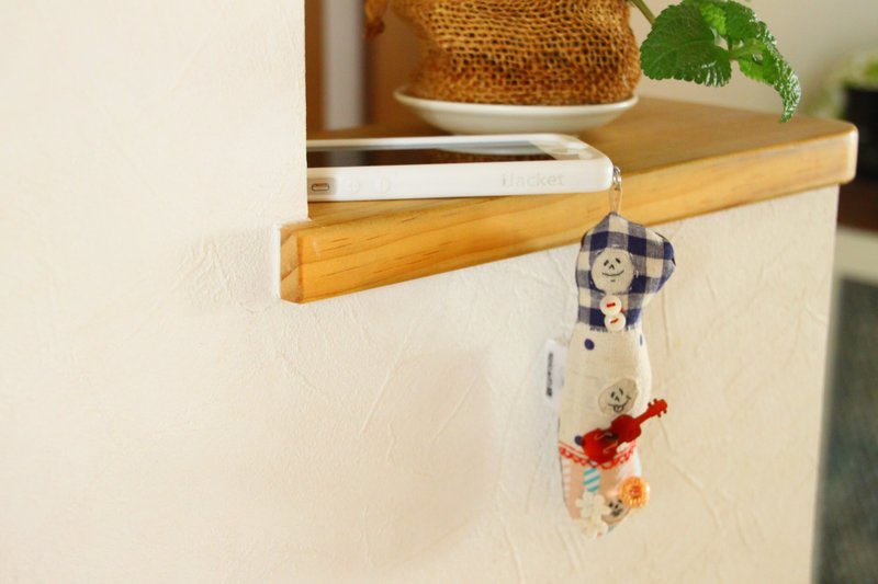 吉他手豆 手机吊饰 - 吊饰 - 其他材质 粉红色