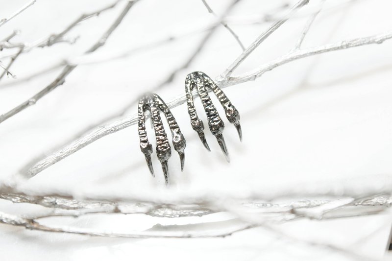 《爪》系列02－探索/纯银耳环/氧化银 - 耳环/耳夹 - 其他金属 