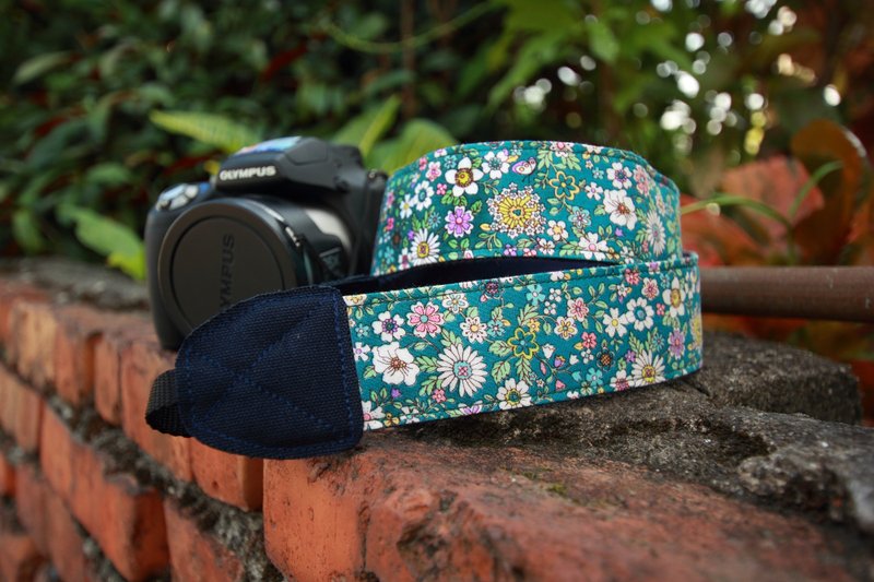 Pu．Leimi 日系手作  花漾   相机背带 相机带 相机背绳 转接扣套组~可用于1厘米以下的双背带孔相机 - 相机背带/脚架 - 其他材质 