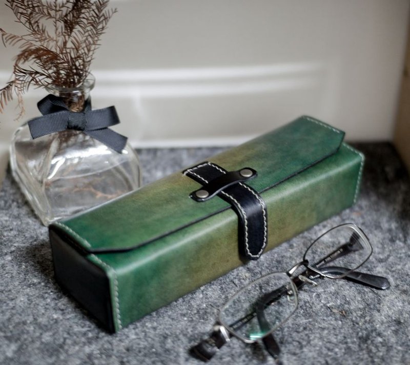 皮件 手工皮革 笔盒(万用盒)（棕、绿渐层) - 铅笔盒/笔袋 - 真皮 