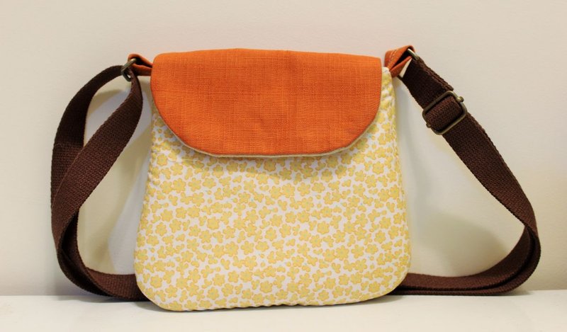 【十木米．Lorenza】碎花组 复古斜背包 - 侧背包/斜挎包 - 其他材质 多色