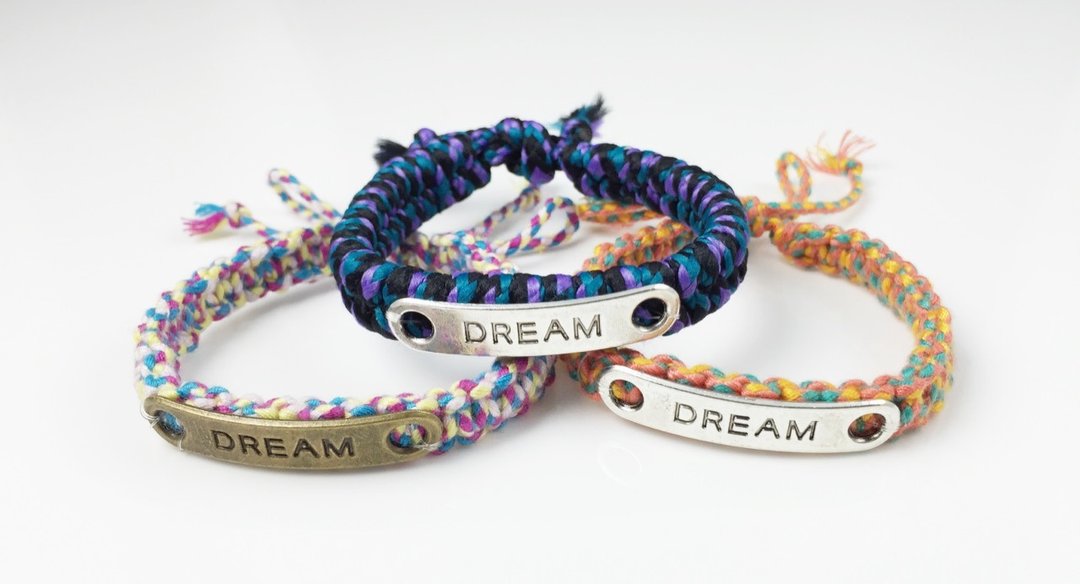 DREAM彩绳编绳（情人节款式）-三条一组 - 手链/手环 - 棉 多色
