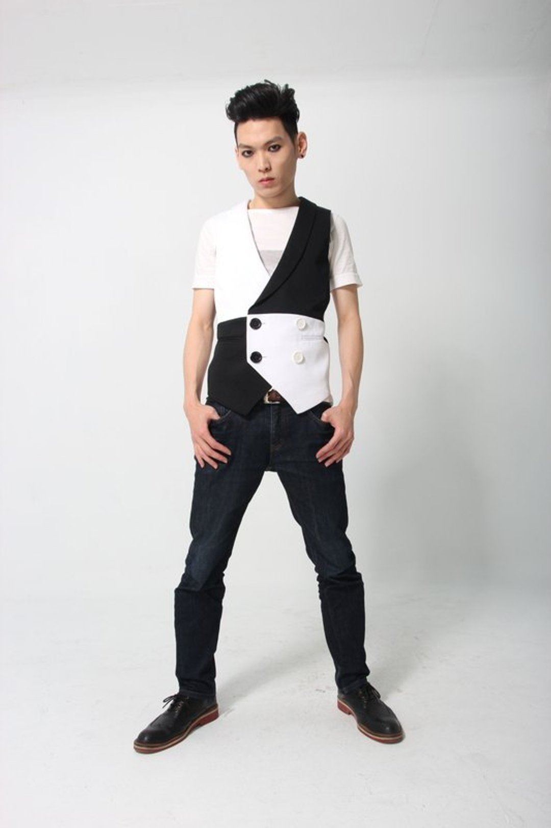 Sevenfold 圆弧领黑白色块背心 Circular Arc Collar Black&White Vest - 男装背心 - 棉 黑色