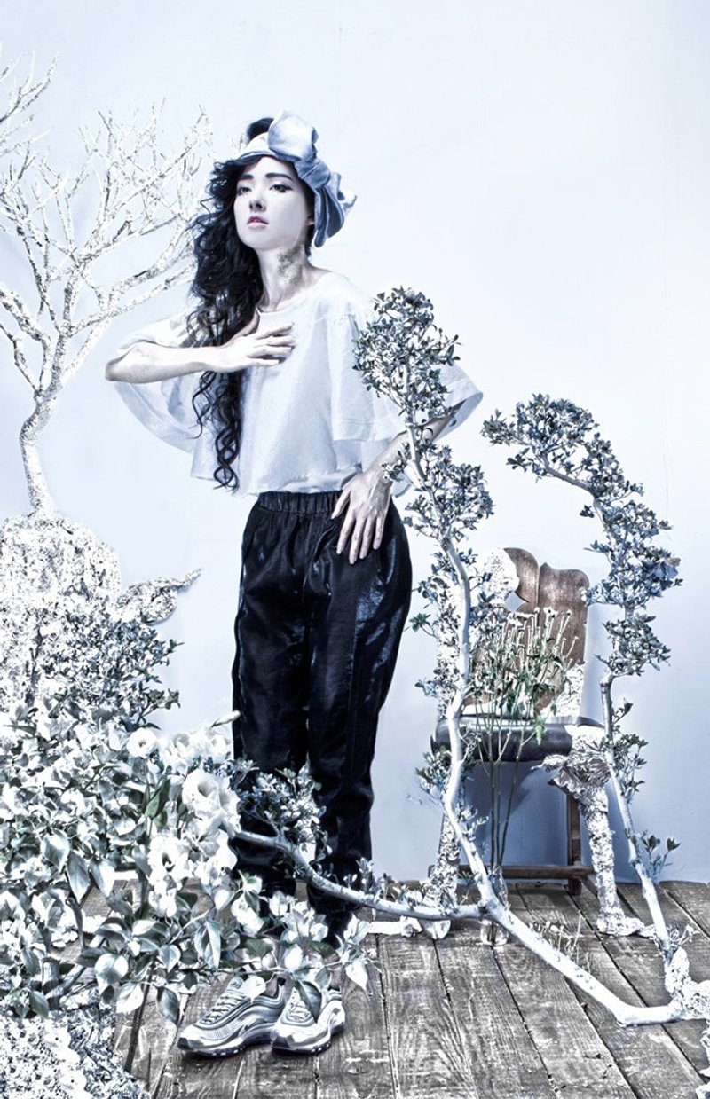 Envol Avec Ning 银白荷叶伞上衣 - 女装上衣 - 其他材质 白色