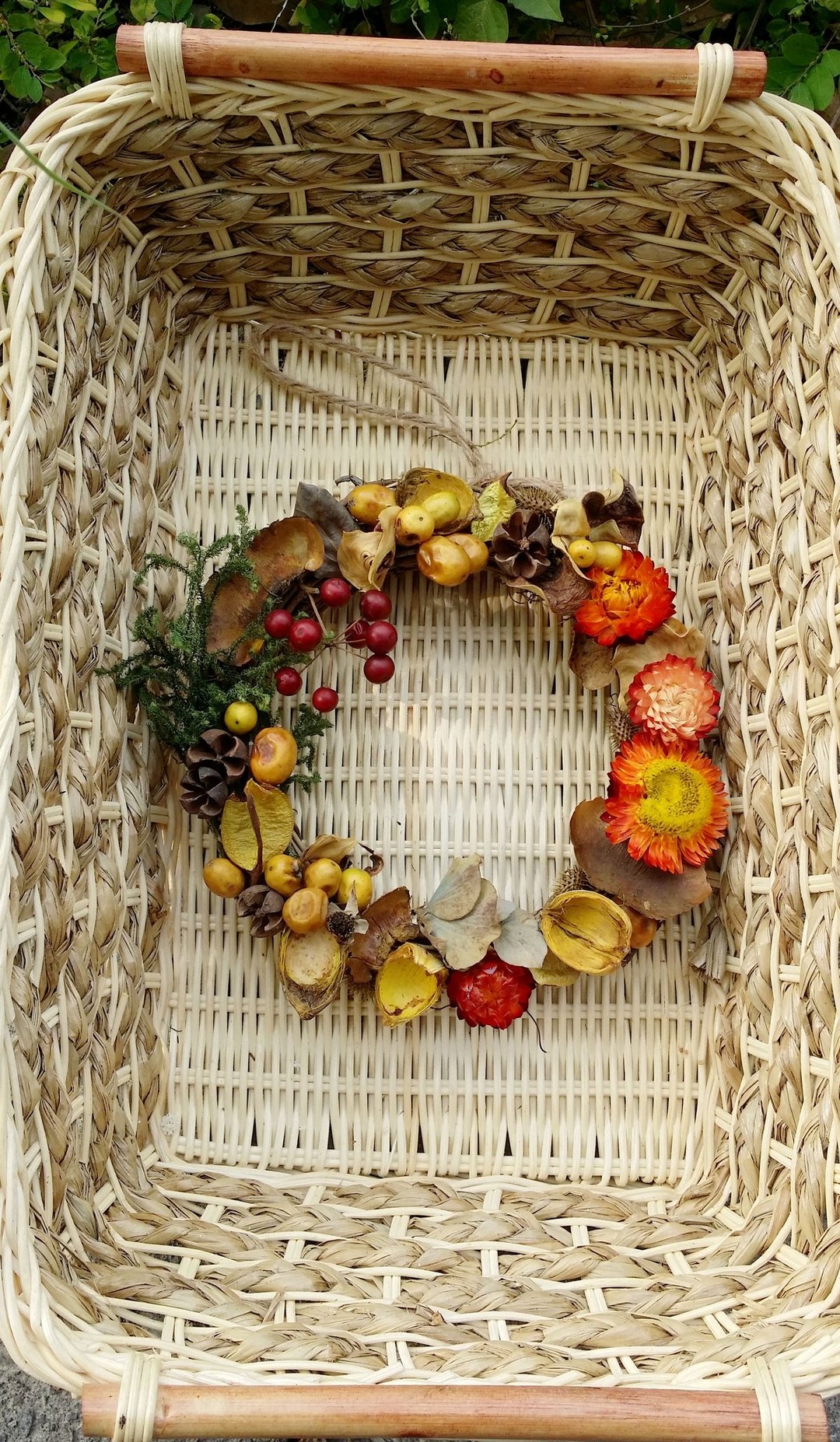【One 花筒】 手作黄麦杆花圈 居家摆饰 - 植栽/盆栽 - 植物．花 红色