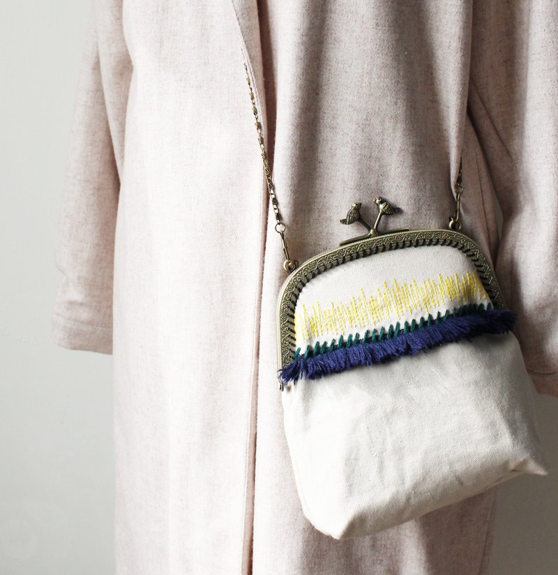 己合 超大容量 手工流苏帆布口金肩背包侧背链包 by AS - 侧背包/斜挎包 - 其他材质 白色