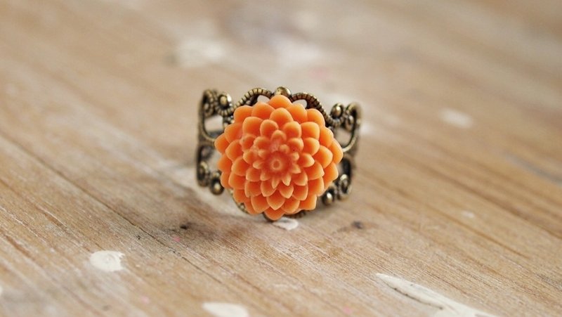 ♥小礼物♥ OldNew Lady-古董花戒指-千层花【浅橙色】 - 戒指 - 其他金属 橘色