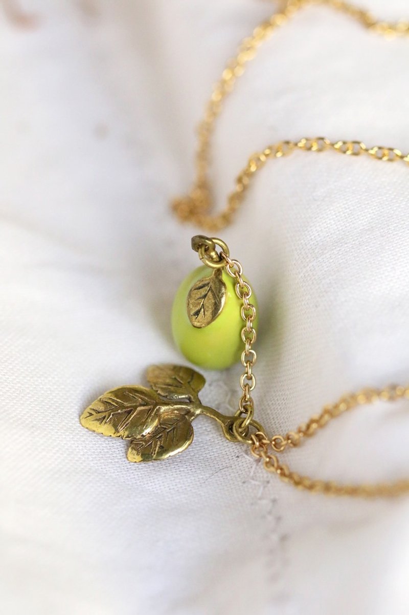 Green Satin Ball Pendant Necklace by linen. - 项链 - 其他金属 