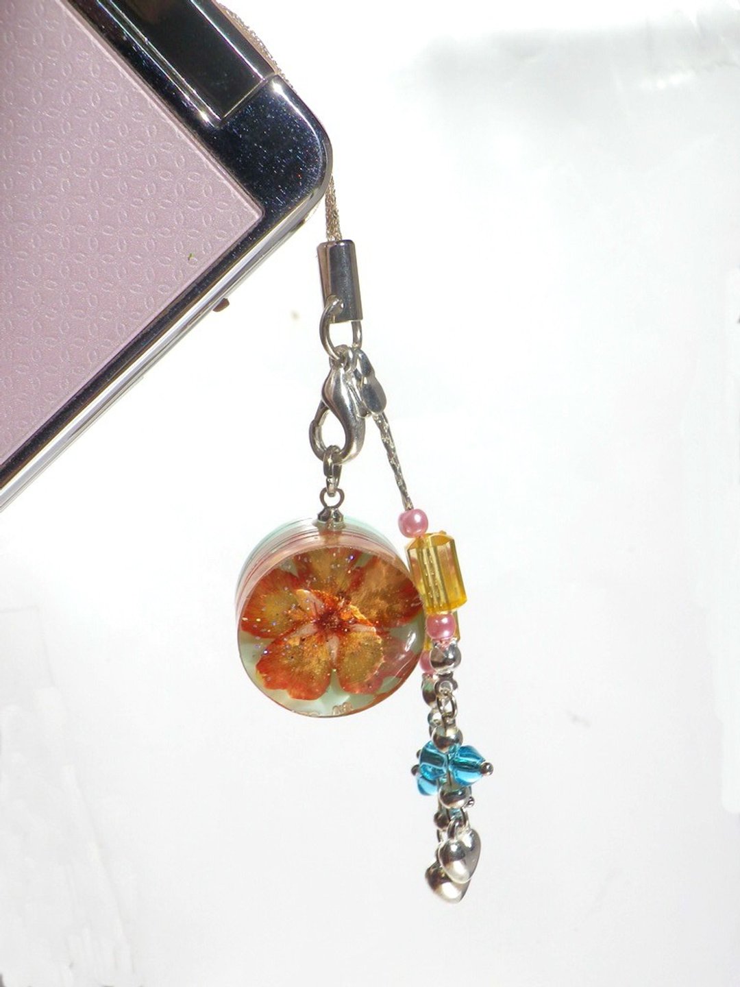 Anny's workshop手作押花饰品，毛艮花手机吊饰 - 吊饰 - 其他材质 