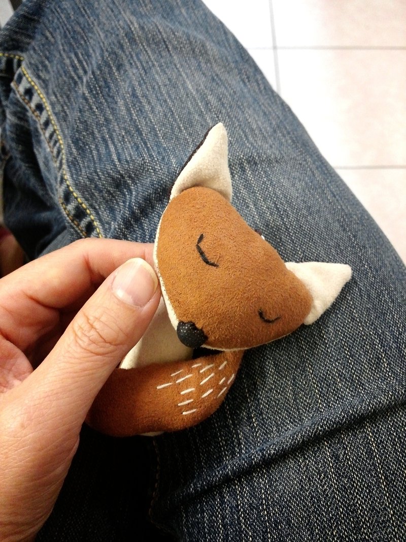 睡觉吧!~小狐狸吊饰 - 其他 - 其他材质 咖啡色