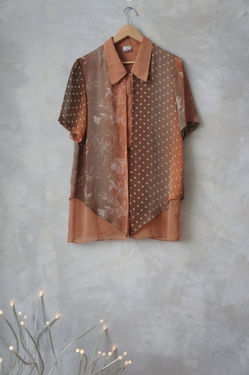 内层短版衬衫, 外层长罩衫. 咖啡橘渐层印花    Bea:Mon  古着 - 背带裤/连体裤 - 其他材质 橘色