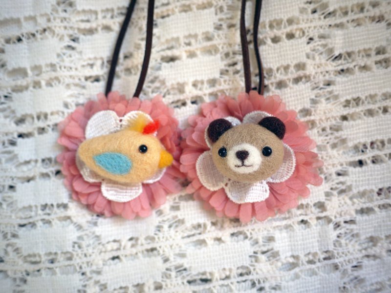 羊毛毡～小鸟蕾丝多用途饰物（项炼＋别针＋吊饰） - 项链 - 羊毛 