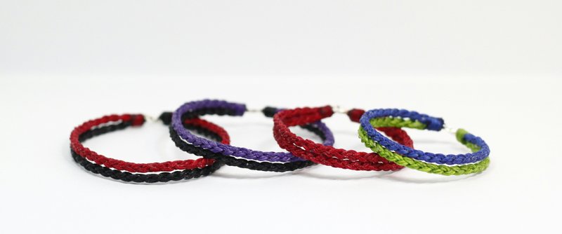 TvT  十字双色腊绳编织款 - 手链/手环 - 棉．麻 红色