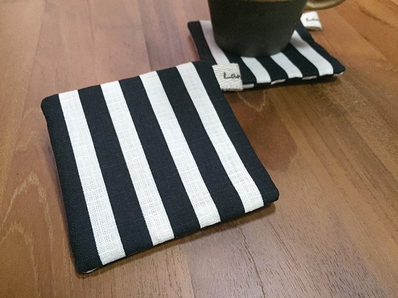 ::Lane68:: 黑白条纹手制杯垫(一组2个) - 杯垫 - 棉．麻 黑色