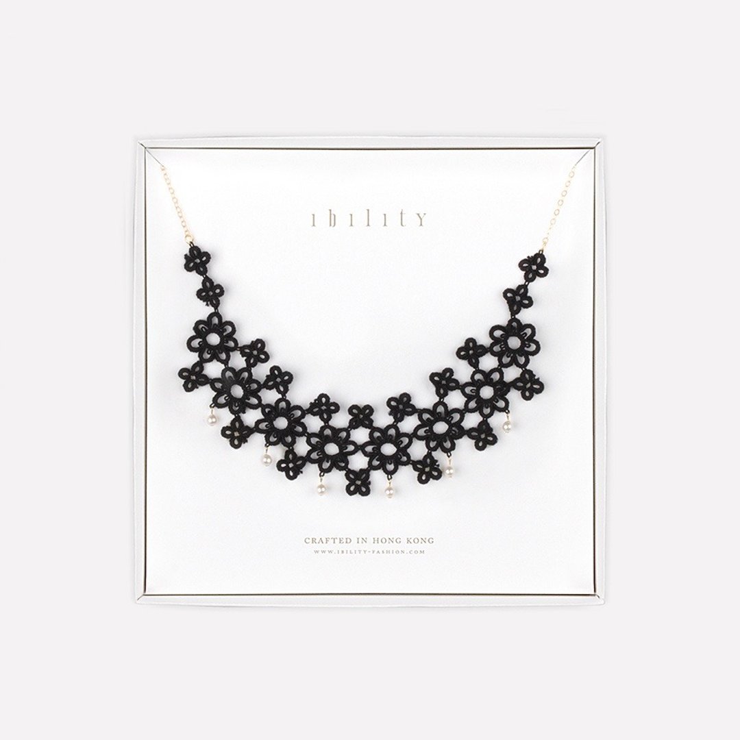 黑色玉兰钩织项链 / Magnolia Crochet Necklace with Pearl - 项链 - 其他材质 黑色