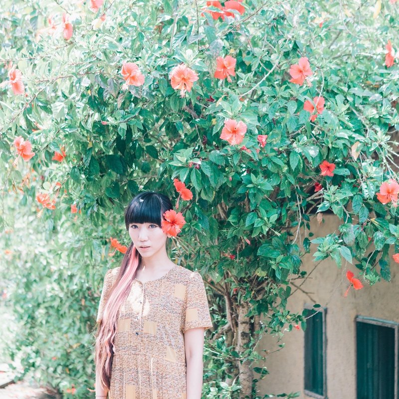 卡哩点心百褶洋装 - 洋装/连衣裙 - 其他材质 金色