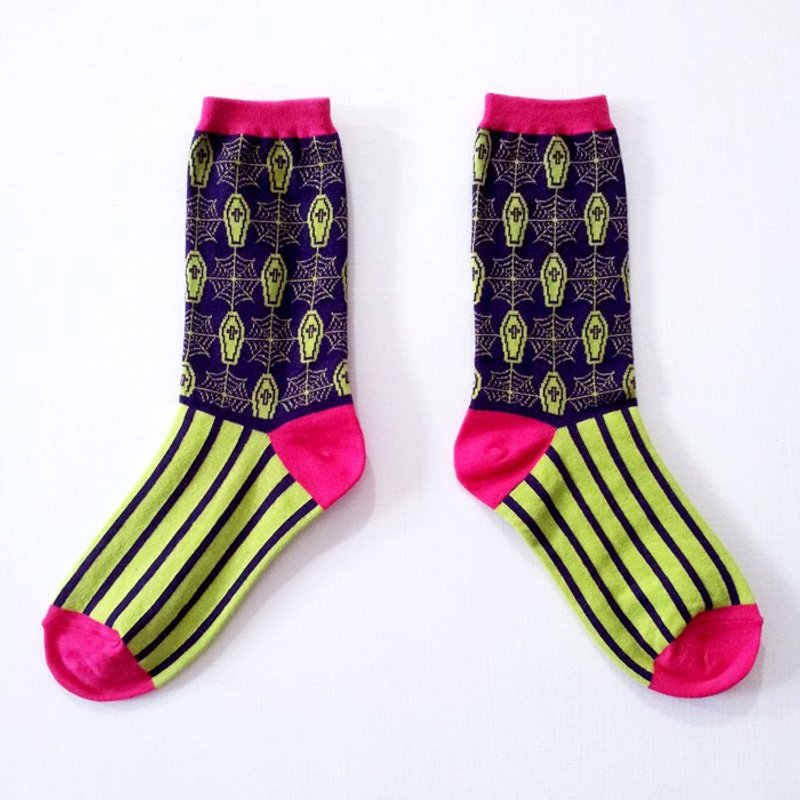 墓仔埔也敢去 - 肩头是重吱吱【敲敲绿色大门】梦想巨人系列袜 - 袜子 - 棉．麻 多色