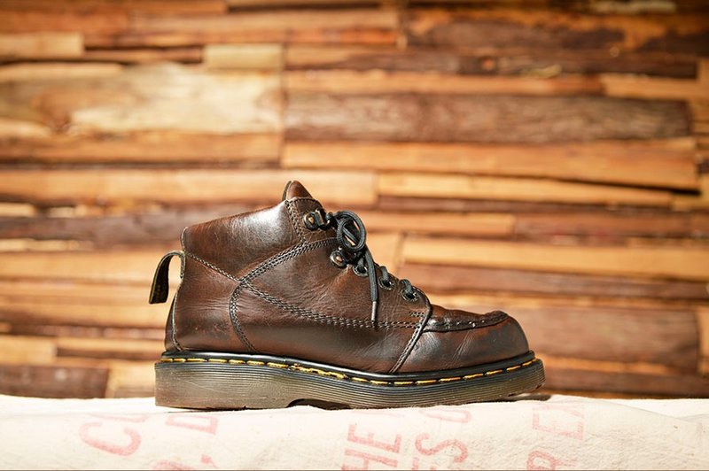 Vintage 英国Dr. Martens 复古咖啡色 5孔厚底靴 - 女款休闲鞋 - 真皮 咖啡色