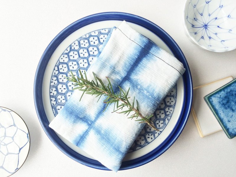 Shibori 蓝染自然图案多功能日本亚麻布 手帕 - 摆饰 - 其他材质 蓝色