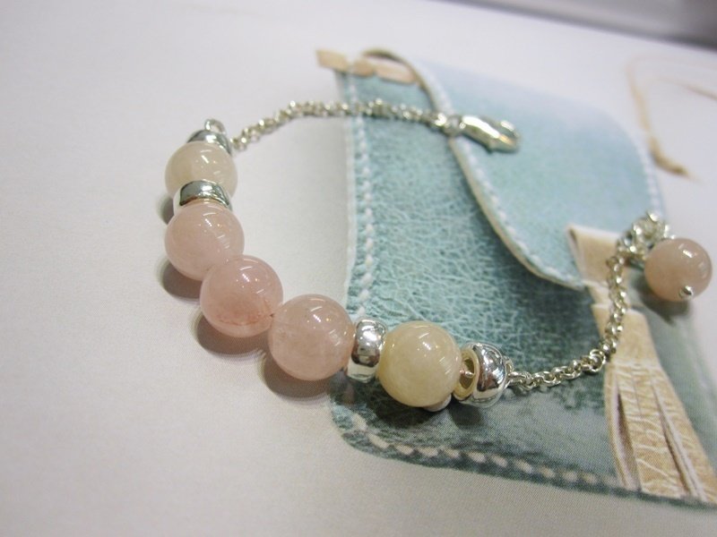 《悠悠自乐》 - 全天然摩根石纯银手链  天然水晶 925纯银 香港设计 - 手链/手环 - 宝石 粉红色