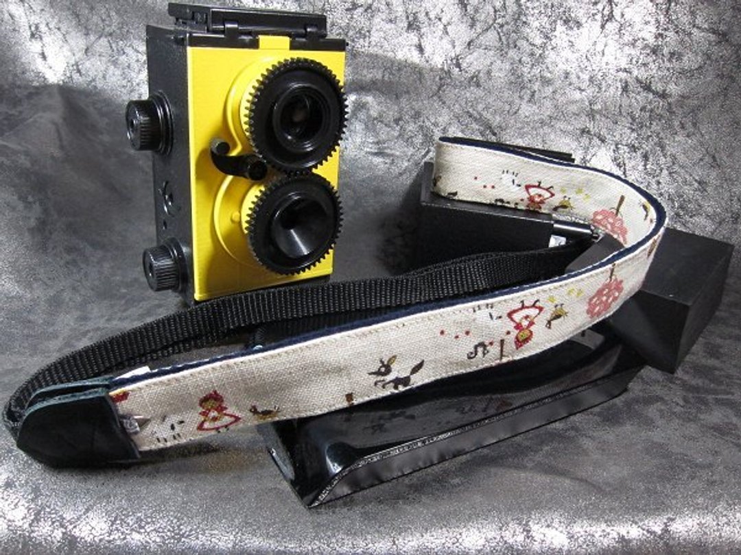 "小红帽与大野狼" 舒压背带 相机背带 乌克丽丽    Camera  Strap - 相机背带/脚架 - 其他材质 