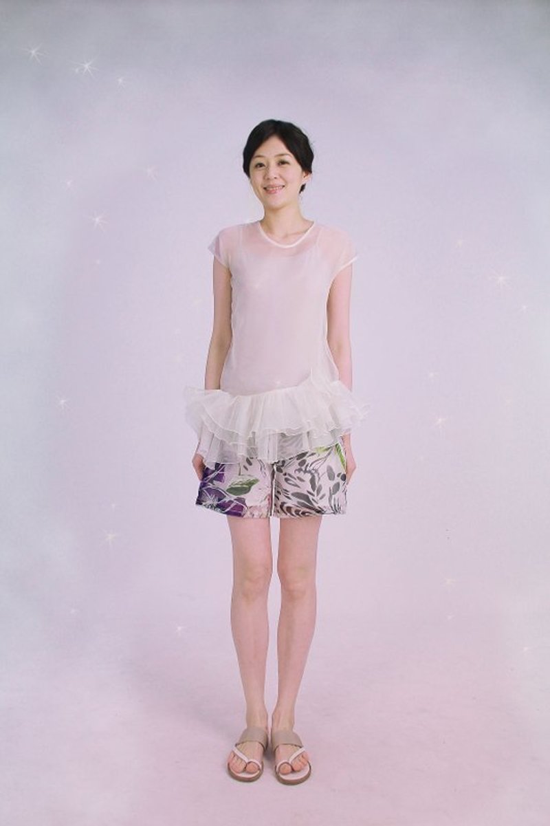 Jarita 立体荷叶乌干纱上衣 - 女装背心 - 丝．绢 白色