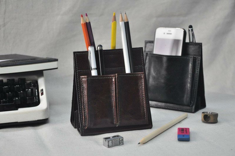Stand up皮革文具贴(PU皮版) - 笔筒/笔座 - 真皮 咖啡色