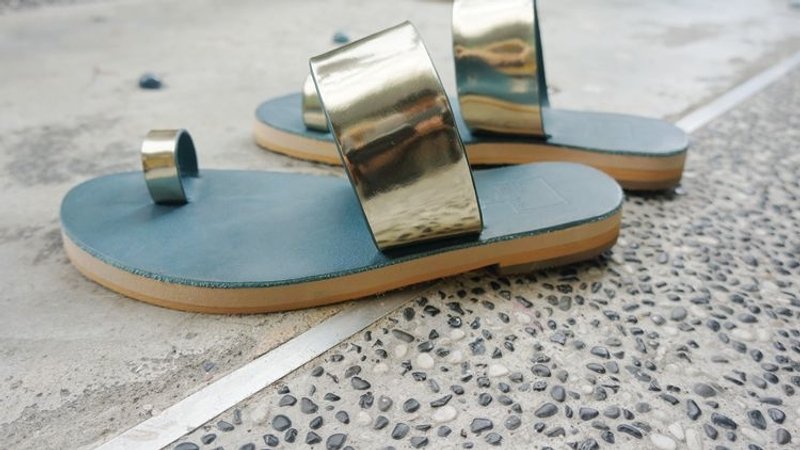 #846# 在棉花糖上轻轻抖脚 闪耀光环造型拖 闪金 - 女款休闲鞋 - 真皮 